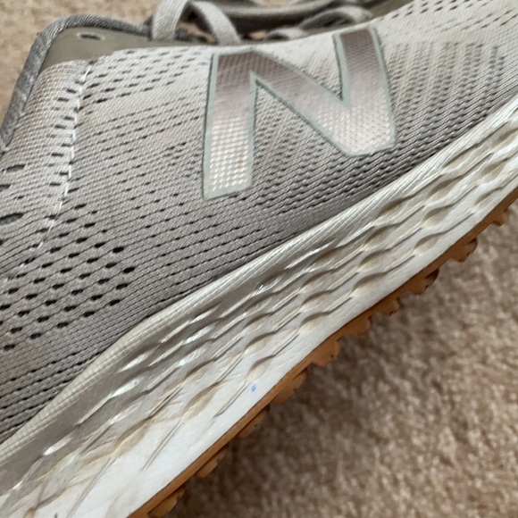 New Balance grey sneakers size 8 - Picture 5 of 5